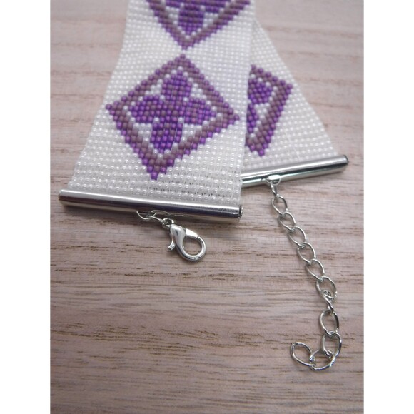 Loom Beaded Bracelet Pearl & Purple - Picture 4 of 4